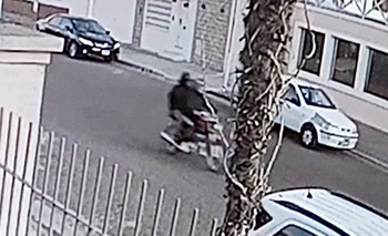 Imagen de la nota: Arrastraron 20 metros a una anciana para robarle