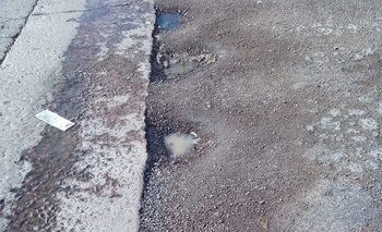 Barrio Hipólito Yrigoyen: reclaman por una esquina “intransitable” Imagen de la nota: Barrio Hipólito Yrigoyen: reclaman por una esquina “intransitable”