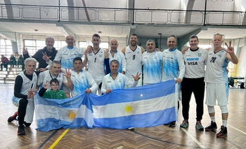 Imagen de la nota: Un sierrabayense participó del Mundial de Maxibásquet