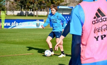 Imagen de la nota: Pedro De la Vega anotó en la goleada de Argentina