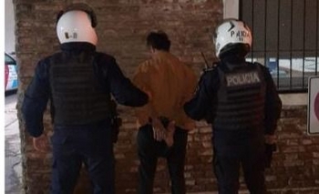 Intentó robar un medidor de agua y terminó aprehendido Imagen de la nota: Intentó robar un medidor de agua y terminó aprehendido