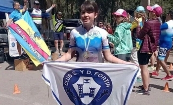 Imagen de la nota: Lourdes Leal regresó de San Juan con un trofeo