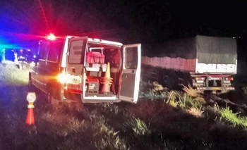 Imagen de la nota: La Madrid: un camión despistó en la Ruta 51 y terminó en una cuneta