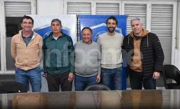 Imagen de la nota: La Liga de Fútbol presentó al DT de sus selecciones