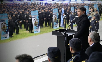 Antes de llegar a Olavarría, Kicillof y Berni entregaron patrulleros en Berazategui Imagen de la nota: Antes de llegar a Olavarría, Kicillof y Berni entregaron patrulleros en Berazategui