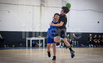 Handball: Estudiantes fue local en dos de sus gimnasios Imagen de la nota: Handball: Estudiantes fue local en dos de sus gimnasios