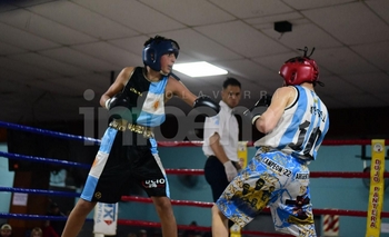 Se completó otro festival de boxeo al “Estilo Carlos López” Imagen de la nota: Se completó otro festival de boxeo al “Estilo Carlos López”