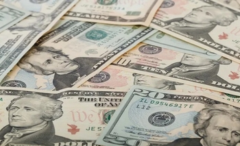 Imagen de la nota: El dólar oficial se hundió $85 a $1.430 tras anuncio de auxilio de EEUU y baja de retenciones