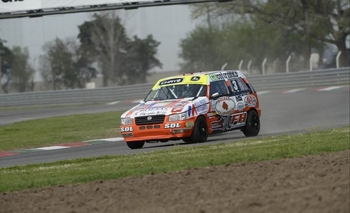 Turismo Pista: Benito ganó y Spinella y Pezzucchi hicieron podio Imagen de la nota: Turismo Pista: Benito ganó y Spinella y Pezzucchi hicieron podio