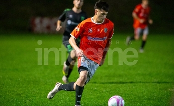 La 8° fecha del Torneo Oficial terminó con goleada “Bataraz” Imagen de la nota: La 8° fecha del Torneo Oficial terminó con goleada “Bataraz”