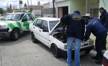 Imagen de la nota: Recuperan dos Fiat Duna durante operativos