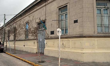 Imagen de la nota: En el Colegio Rosario hubo boletas del FIT de 25 de Mayo