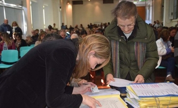 Acto de entrega de escrituras sociales Imagen de la nota: Acto de entrega de escrituras sociales