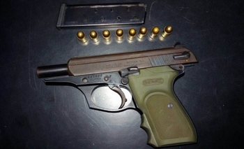 Imagen de la nota: Amenazó de muerte a su pareja frente a la policía: lo apresaron