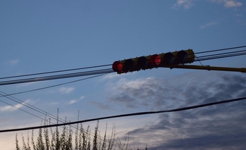 Imagen de la nota: Precaución: No funciona el semáforo de Sarmiento y Brown