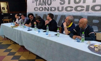 Imagen de la nota: Representantes de FESIMUBO en el plenario de Municipales 