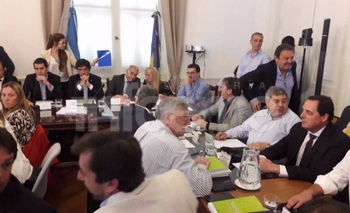 Imagen de la nota: Vitale participa de la primera reunión con el ministro Lacunza