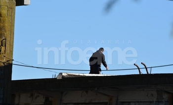 El interno que se atrincheró  fue trasladado a Alvear Imagen de la nota: El interno que se atrincheró  fue trasladado a Alvear