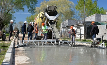 Comenzó la pavimentación en el barrio Eucaliptus Imagen de la nota: Comenzó la pavimentación en el barrio Eucaliptus