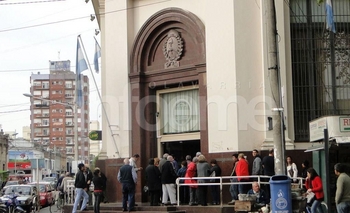 Imagen de la nota: Bancos abrirán desde el lunes pero con turnos online