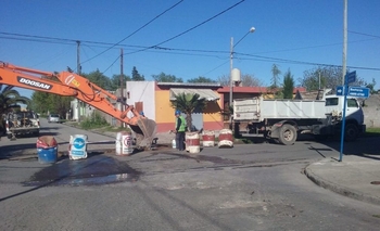 Realizan tareas de bacheo en Villa Mailín Imagen de la nota: Realizan tareas de bacheo en Villa Mailín