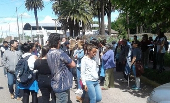 Imagen de la nota: Intentaron escrachar a la gobernadora Vidal en 25 de Mayo