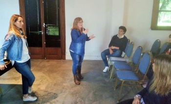 Imagen de la nota: Reunión de concejales y alumnos en el Centro Cultural San José 