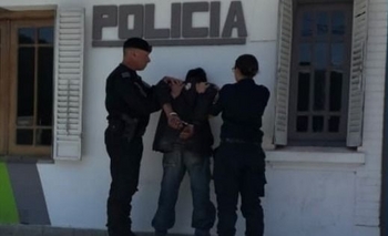 Imagen de la nota: Lo retuvieron por andar con un cuchillo en la vía pública