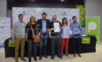 Acto de entrega de títulos de propiedad en Mariano Moreno Imagen de la nota: Acto de entrega de títulos de propiedad en Mariano Moreno