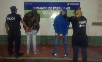 Dos retenidos tras ser sorprendidos en una moto robada Imagen de la nota: Dos retenidos tras ser sorprendidos en una moto robada