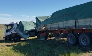Transporte de Olavarría chocó contra otro camión Imagen de la nota: Transporte de Olavarría chocó contra otro camión