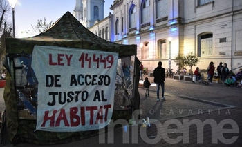 Imagen de la nota: 10 días de acampe: “Quedate en casa, ¿cuál casa?”