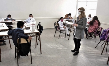 Imagen de la nota: Ofrecieron elevar el sueldo inicial de los docentes a 36 mil pesos