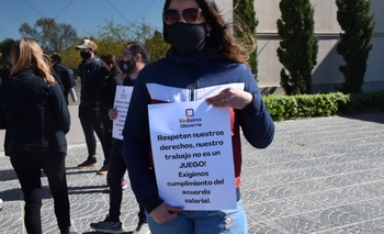 Imagen de la nota: Fuerte protesta de los trabajadores del Bingo