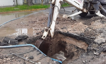 Imagen de la nota: La rotura de un caño afecta el servicio de agua