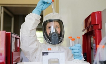 Imagen de la nota: Vacuna de Oxford generó respuesta inmune en ancianos 