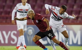 El picante cruce de De la Vega con Dani Alves Imagen de la nota: El picante cruce de De la Vega con Dani Alves