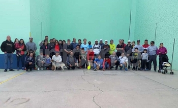 Imagen de la nota: Volvió la pelota paleta al frontón de Loma Negra