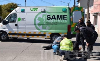 Imagen de la nota: Video: así trasladaron al Hospital al motociclista herido