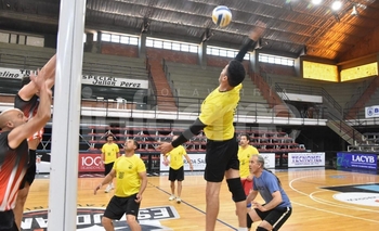 Imagen de la nota: Edición récord para el Torneo Máster Vóley “Bataraz”