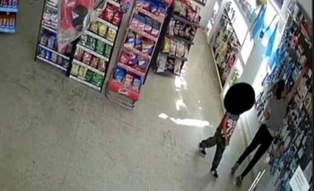 Imagen de la nota: Entró con un niño a robar un kiosco y fue denunciada