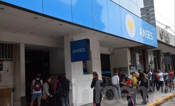 Imagen de la nota: Oficializan el refuerzo de $45.000 para adultos sin ingresos