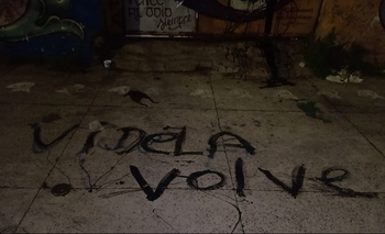 Villa Lugano: vandalizaron un establecimiento educativo con frases que revindican la dictadura militar Imagen de la nota: Villa Lugano: vandalizaron un establecimiento educativo con frases que revindican la dictadura militar