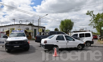 Imagen de la nota: Impactante choque entre tres vehículos en Pueblo Nuevo