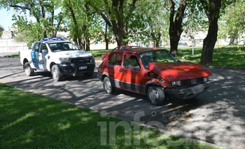 Imagen de la nota: Chocó contra un auto estacionado: una mujer herida 