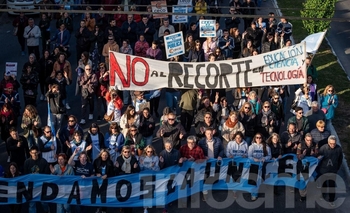 Imagen de la nota: Una multitud marchó en defensa de la educación pública en Olavarría