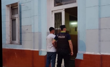 Imagen de la nota: Entró a las piñas a la guardia del Hospital y terminó en la comisaría
