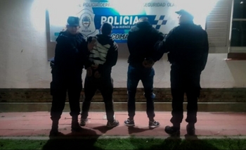 Imagen de la nota: Iban en una moto robada, los paró la policía y terminaron en al comisaría