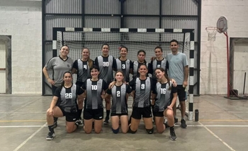 Handball: Estudiantes y Racing jugaron amistosamente Imagen de la nota: Handball: Estudiantes y Racing jugaron amistosamente