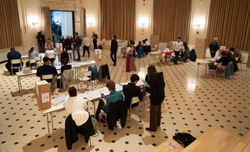 Imagen de la nota: La Justicia comienza el recuento de votos y Fuerza Patria no pierde la esperanza